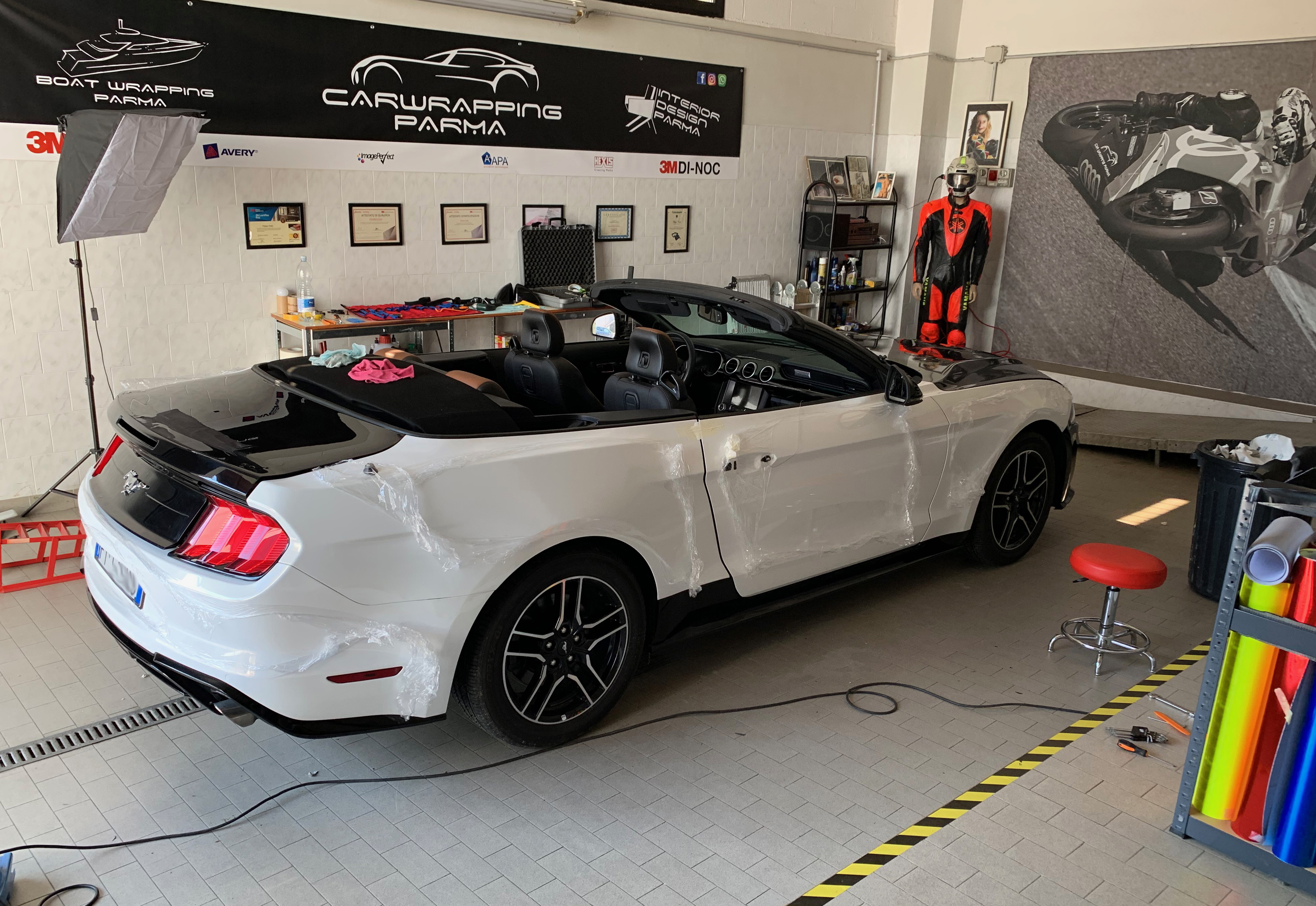 Mustang total Wrap