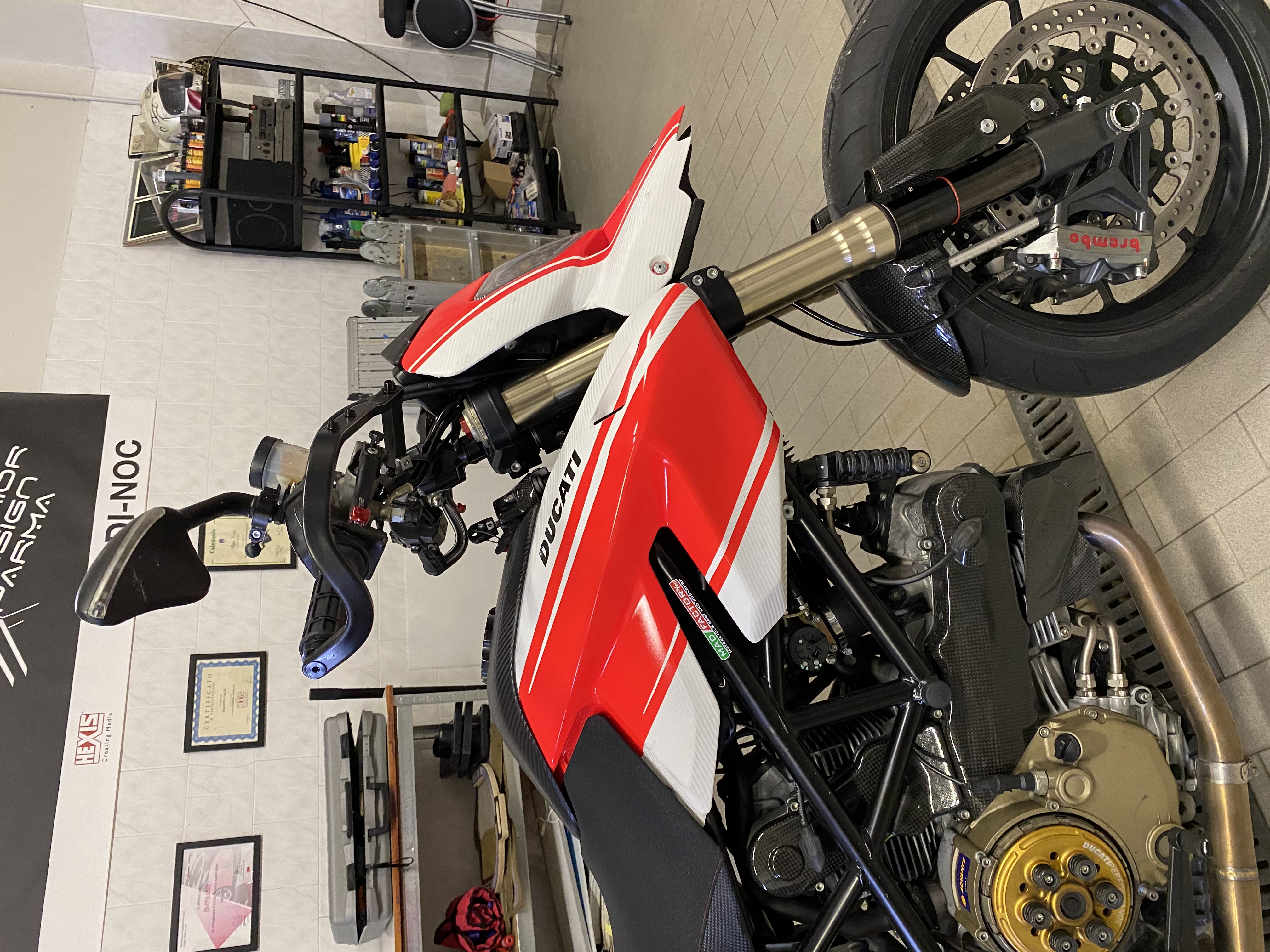 Ypermotard ducati