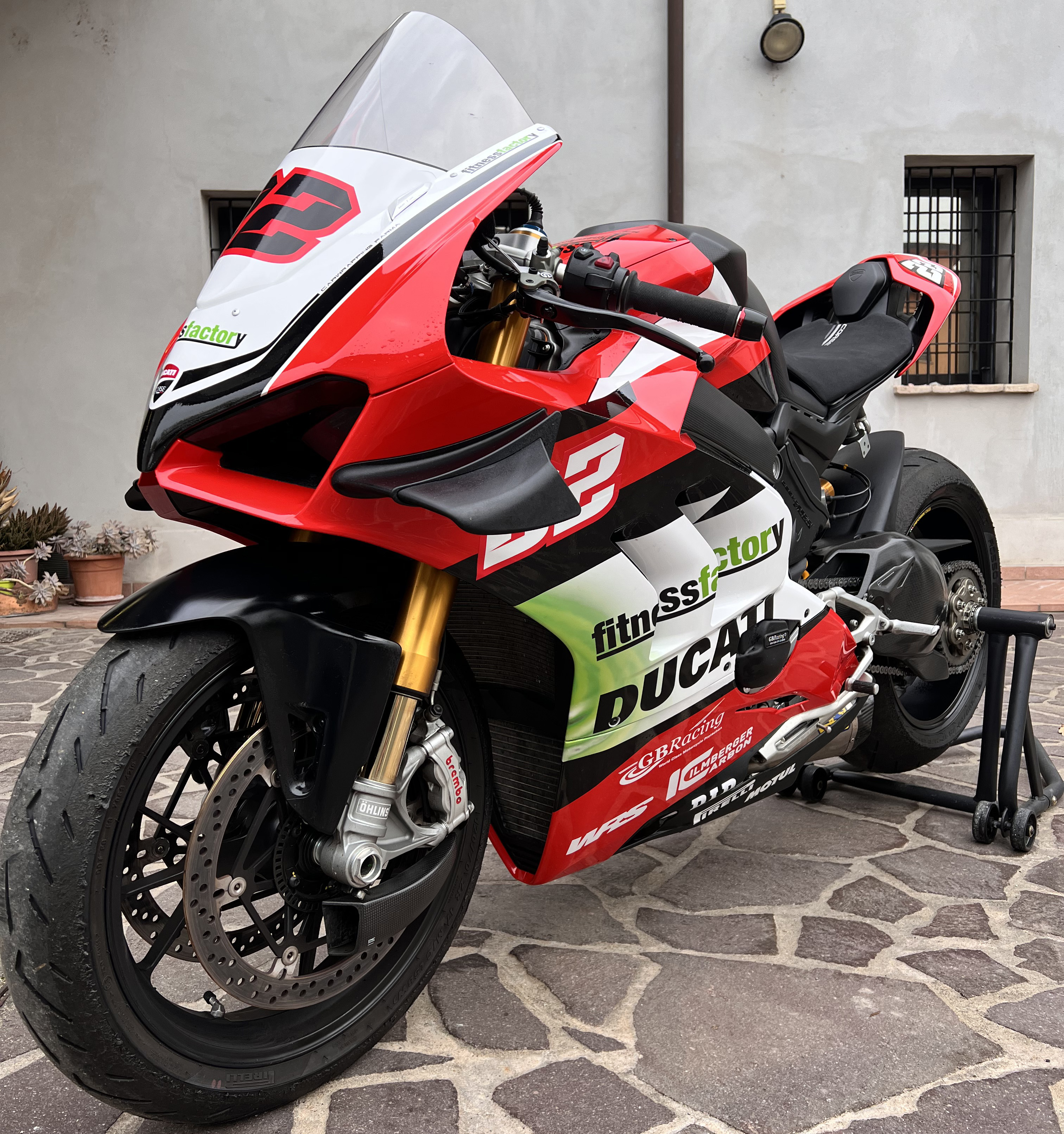 Ducati Panigale V4 racing