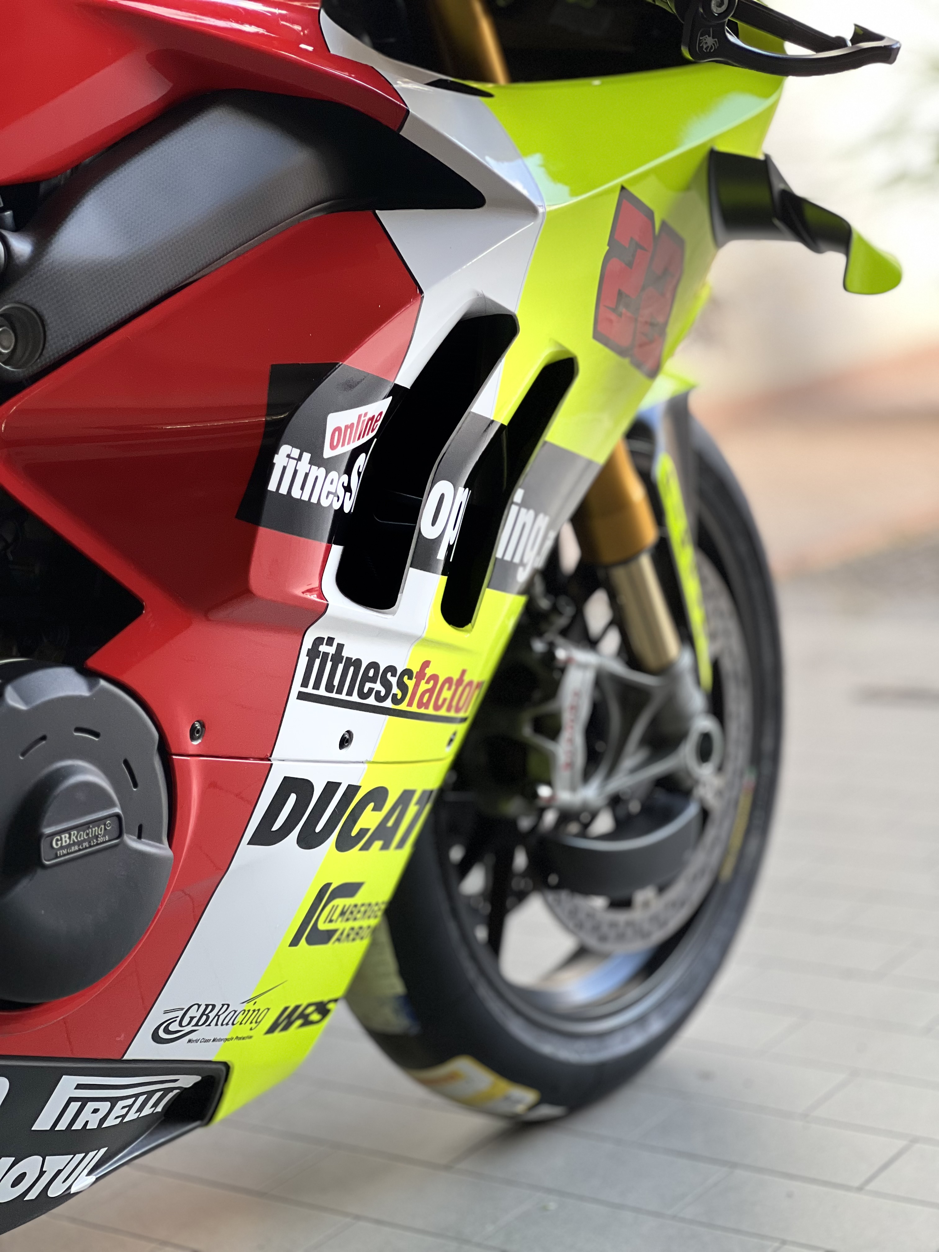 Panigale V4