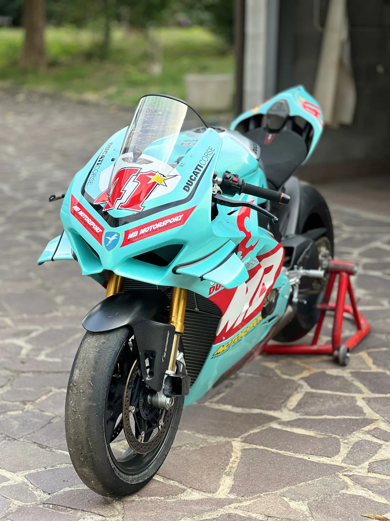 Moto con livrea custom